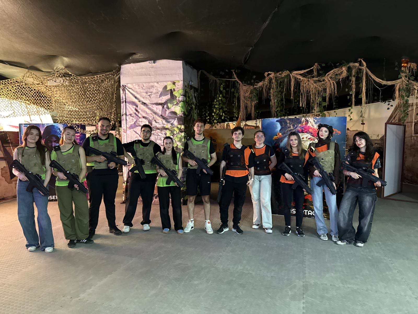 Ankara laser tag etkinliğinden bir kare